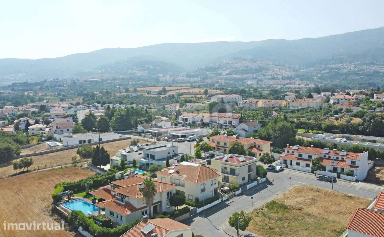 Moradia V6 de Prestígio na Urb. do Covelo - Covilhã - Grande imagem: 5/52