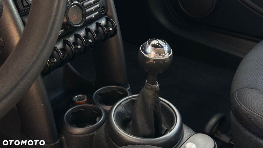 MINI Cooper Standard - 13