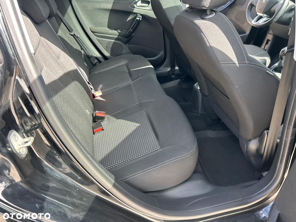 Peugeot 208 1.5 BlueHDi Allure Pack S&S - 23