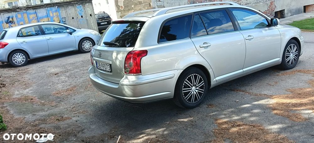 Toyota Avensis 2.0 VVT-i Sol - 8