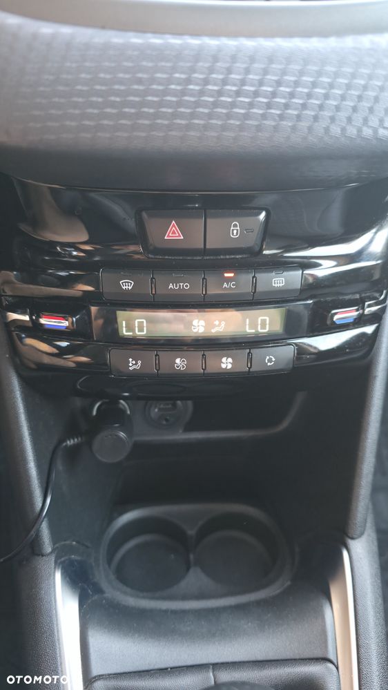 Peugeot 208 1.2 PureTech Allure S&S - 9
