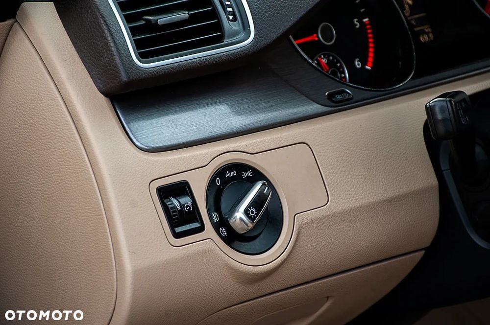 Volkswagen Passat 2.0 TDI 4Mot Highline - 33