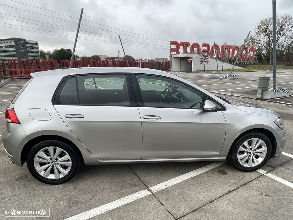 VW Golf 1.6 TDI Confortline - 20