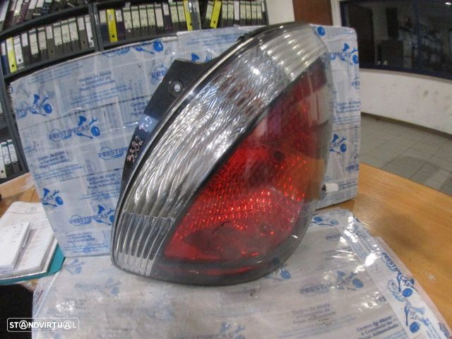 Farol Tras Stop2944 KIA RIO II FASE 1 2006 1.5CRDI 110CV 5P CINZA DRT ORIGINAL - 1