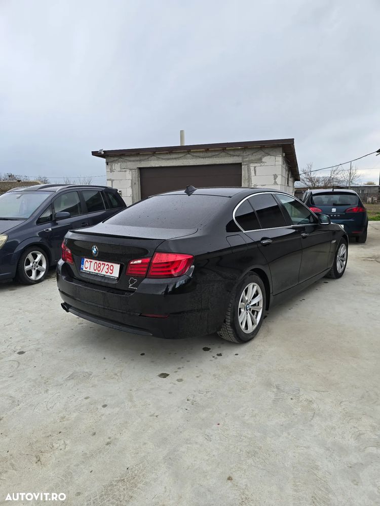 BMW Seria 5 520d Aut. Luxury Line - 14