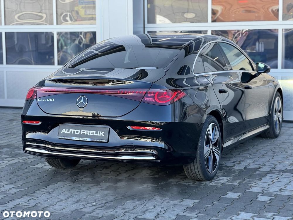 Mercedes-Benz CLA 180 mHEV 8G-DCT - 9