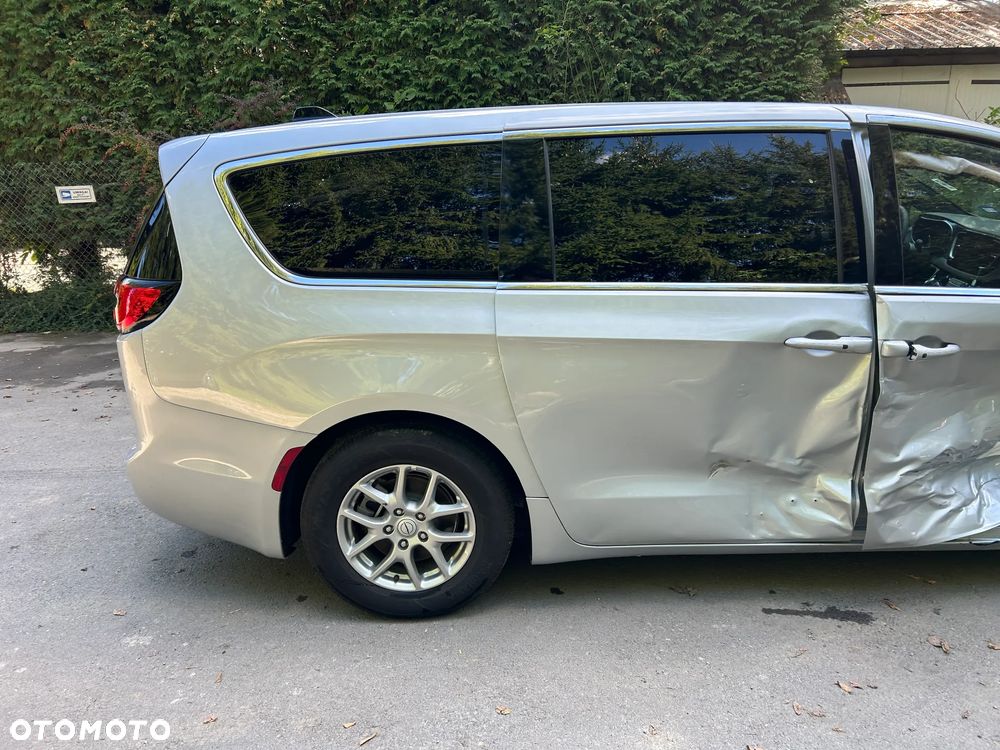 Chrysler Pacifica - 5
