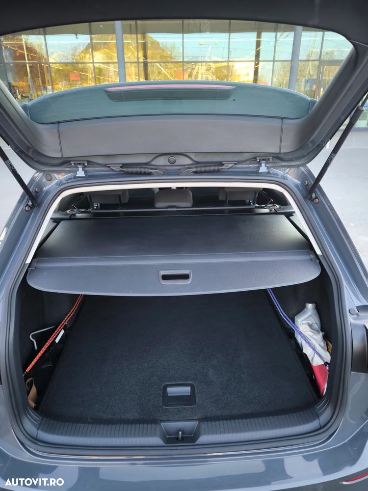 Volkswagen Golf 2.0 TDI Highline - 36