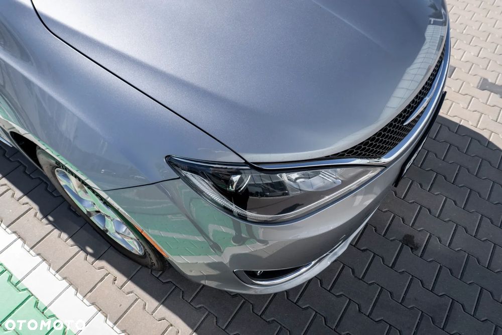 Chrysler Pacifica - 6