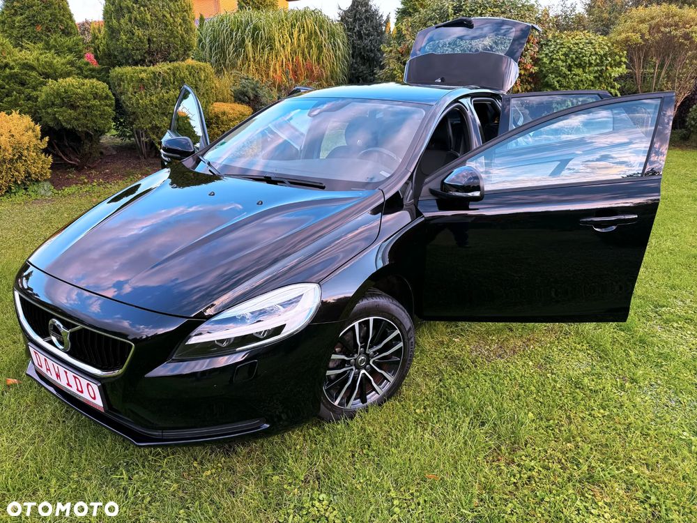 Volvo V40 D2 Drive-E Momentum - 1
