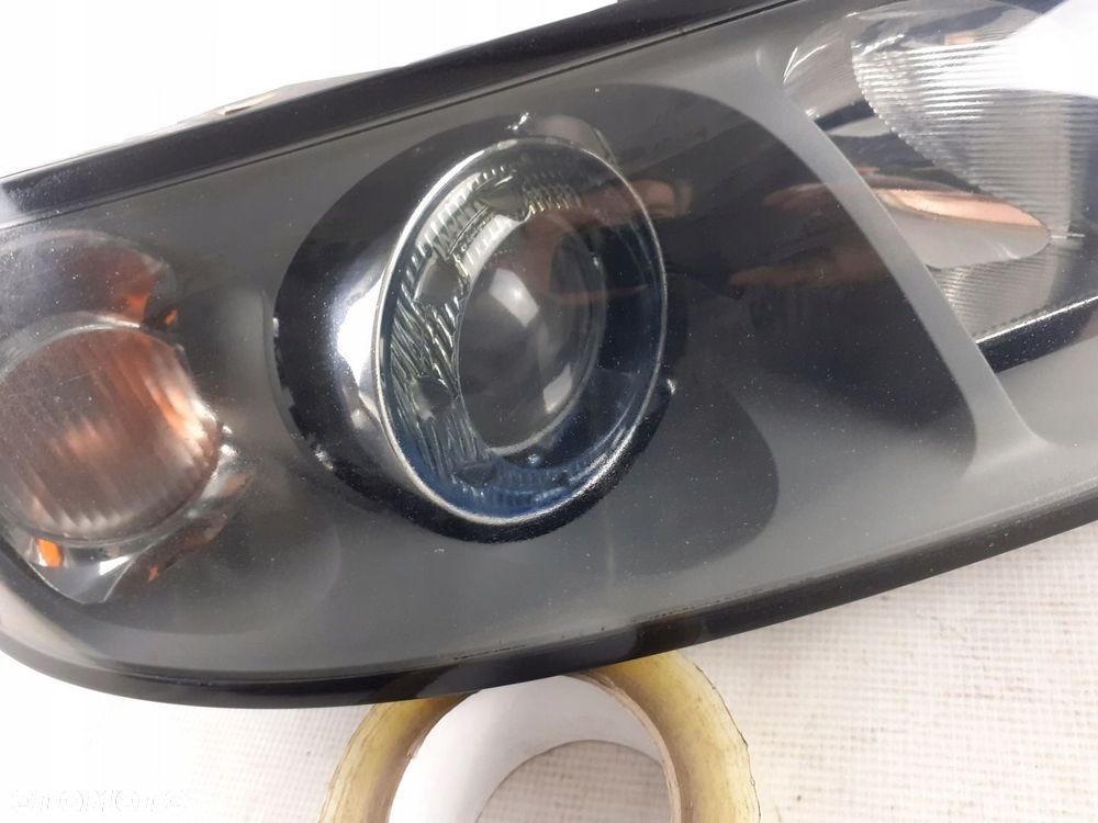 Volvo V50 S40 2004-2007 Lampa Prawa Xenon - 2