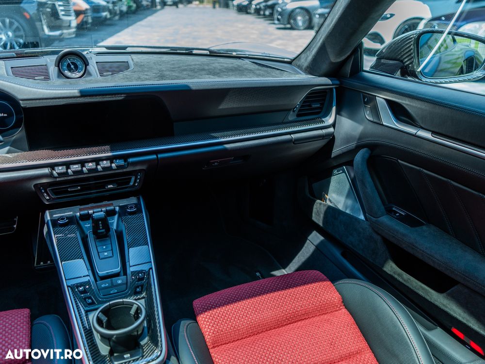 Porsche 911 911Turbo S - 30