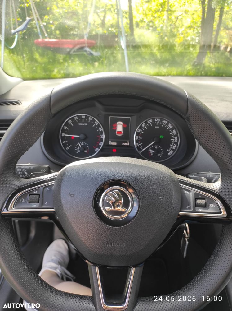 Skoda Octavia 1.6 TDI DSG Style - 12