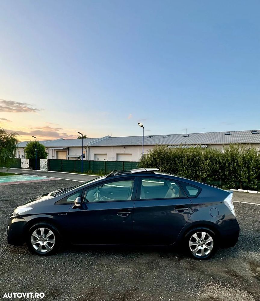 Toyota Prius - 5