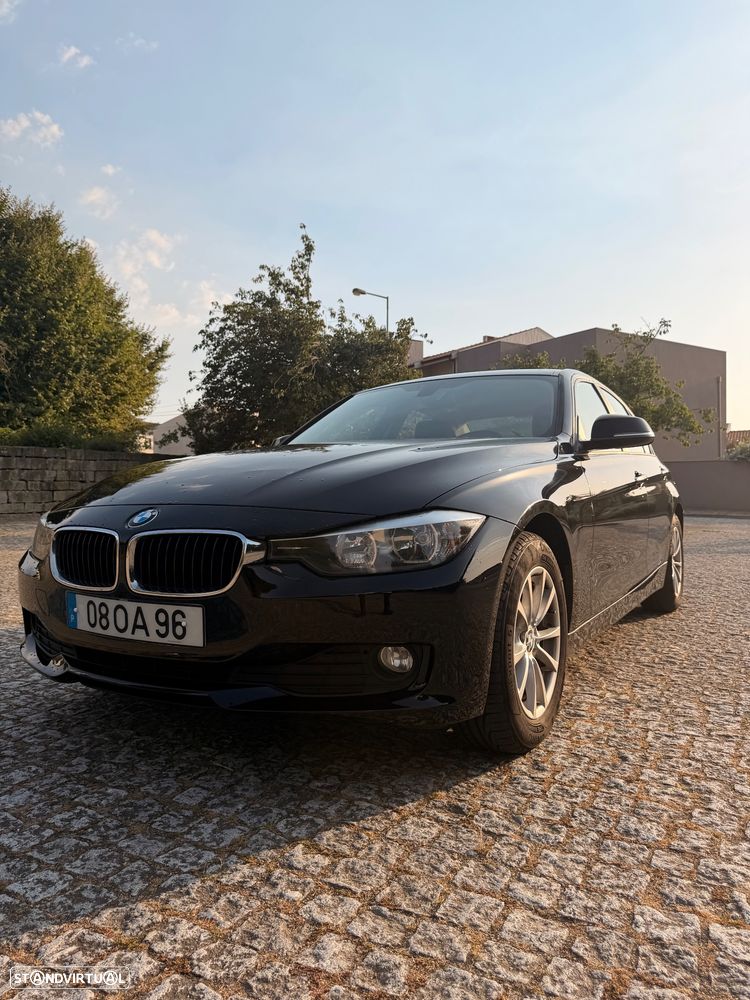 BMW 318 d Auto - 11