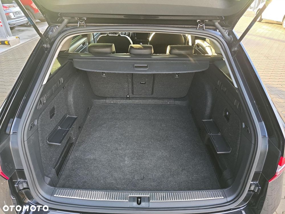Skoda Superb 2.0 TDI SCR Style DSG - 10