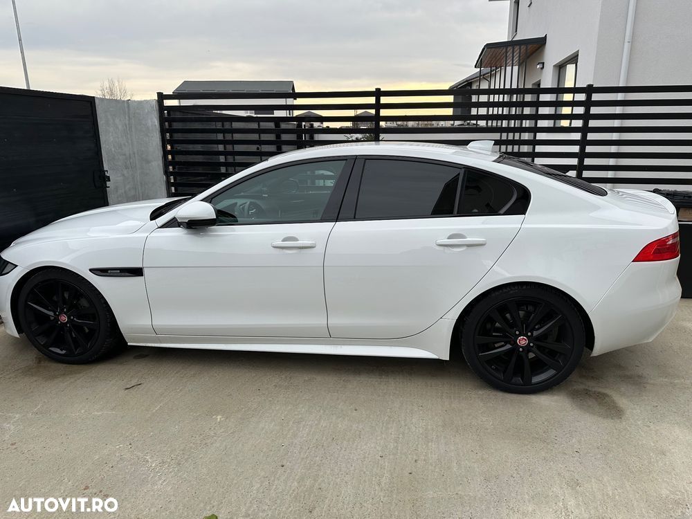 Jaguar XE 2.0 R-Sport - 2