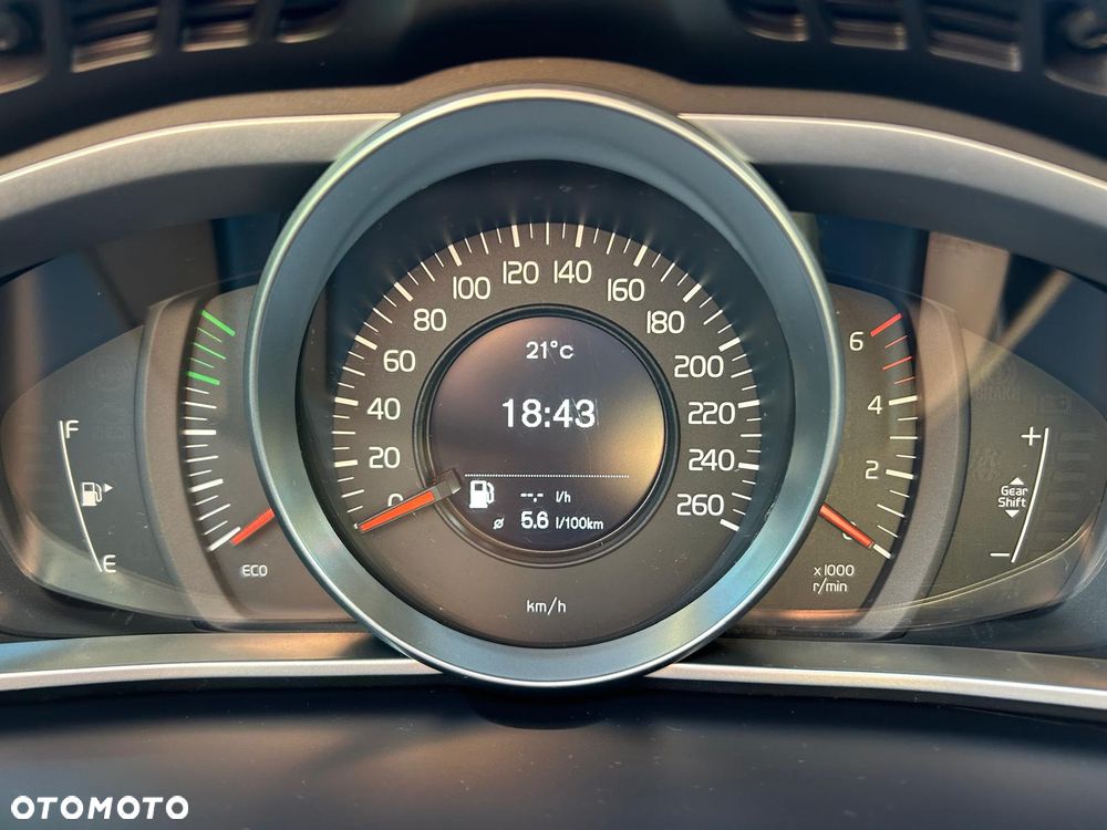 Volvo V40 D2 Kinetic - 29