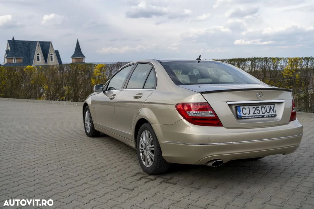 Mercedes-Benz C 250 CGI Automatik BlueEFFICIENCY Elegance - 19
