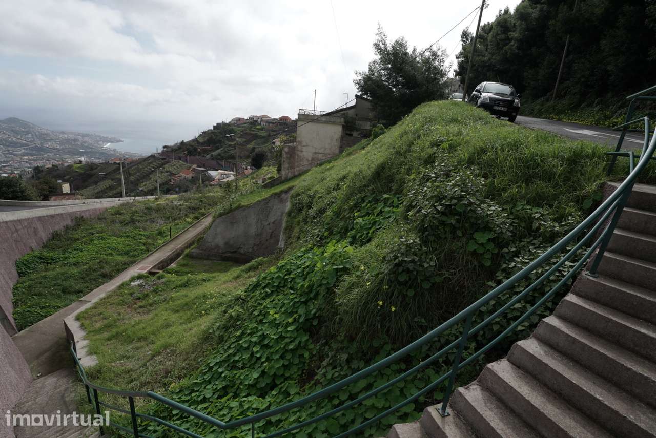 Terreno único com vista panorâmica junto à Levada do Norte - Grande imagem: 4/12