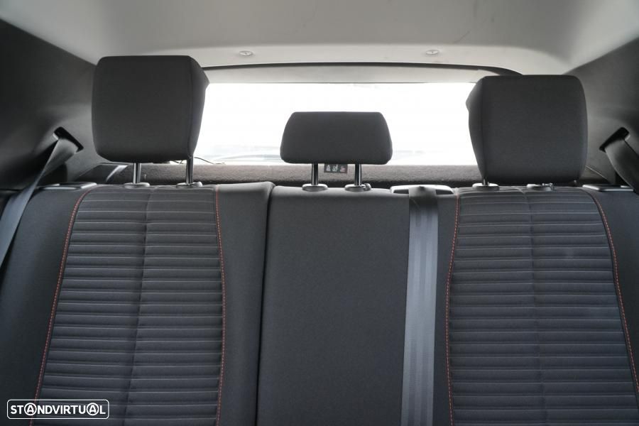 Peugeot 2008 1.2 PureTech Active EAT8 - 12