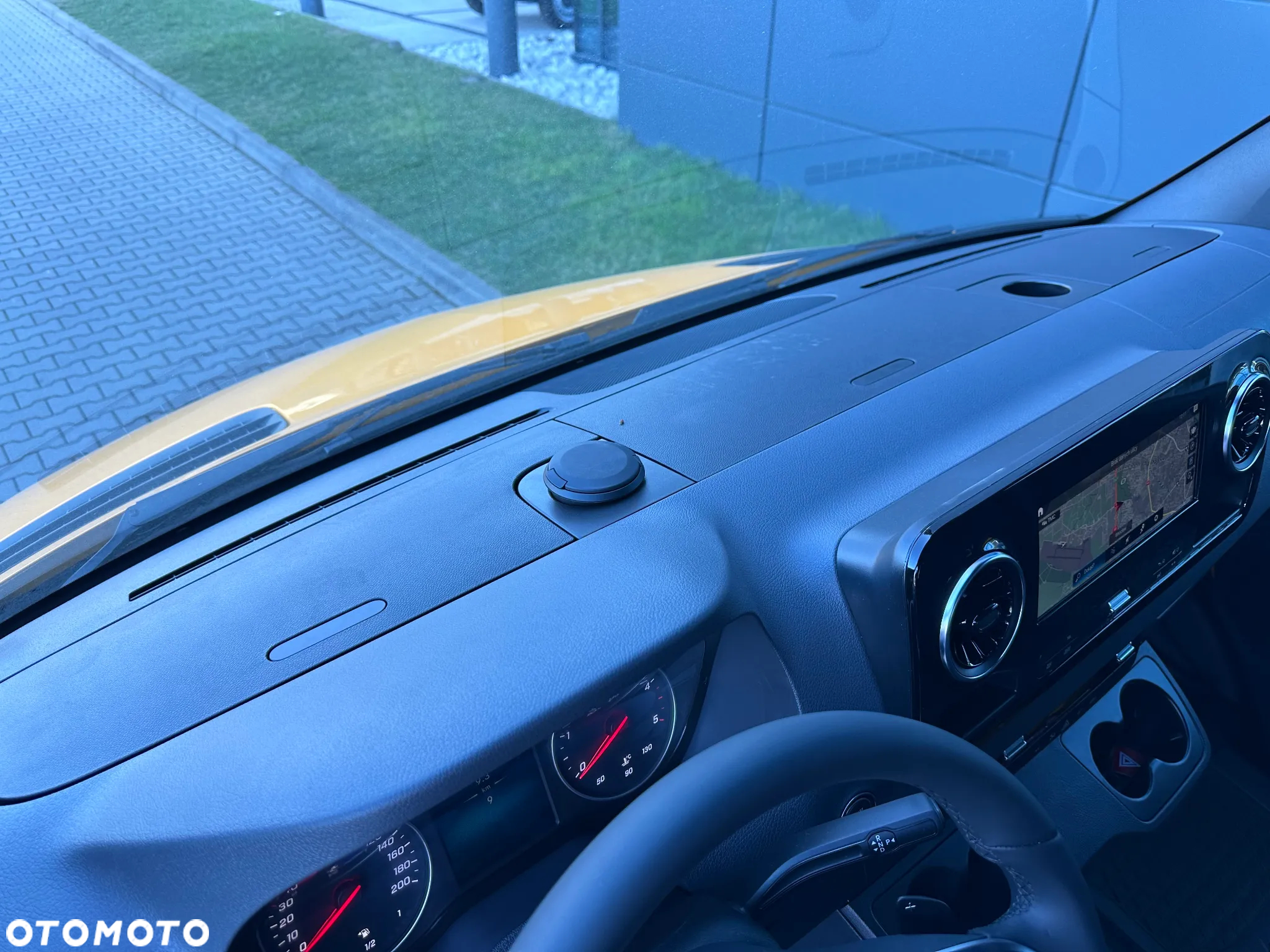 Mercedes-Benz Sprinter - 30