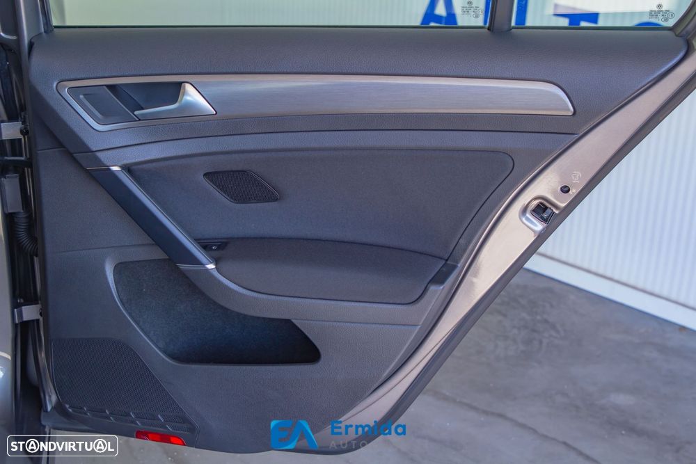 VW Golf 1.6 TDi Confortline DSG - 29