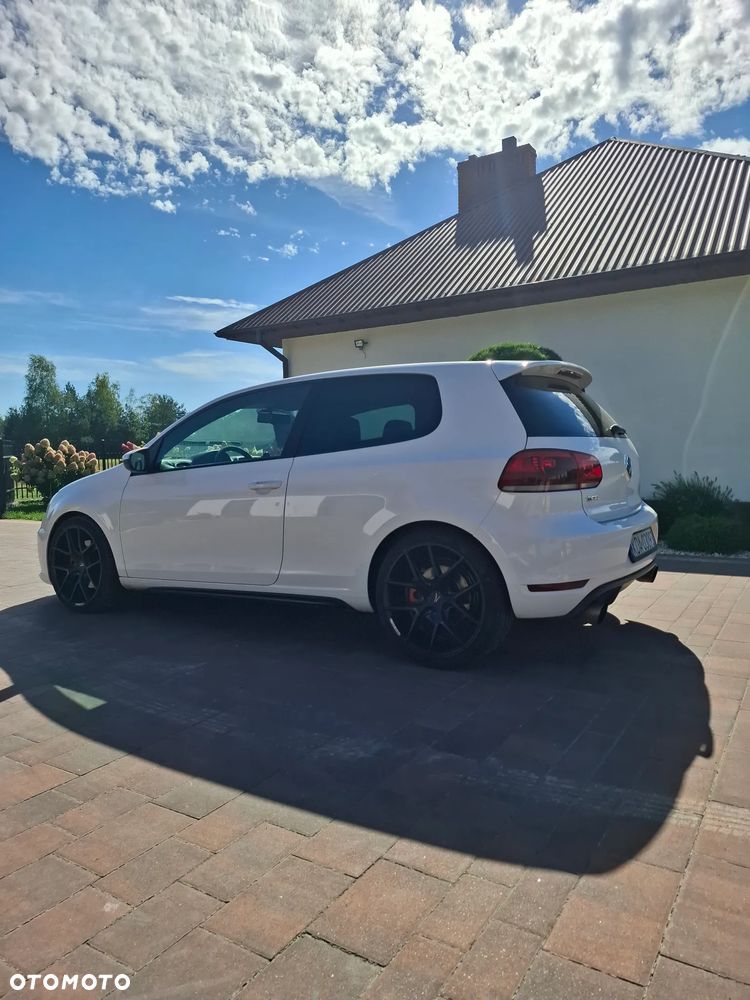 Volkswagen Golf 2009 photo 4