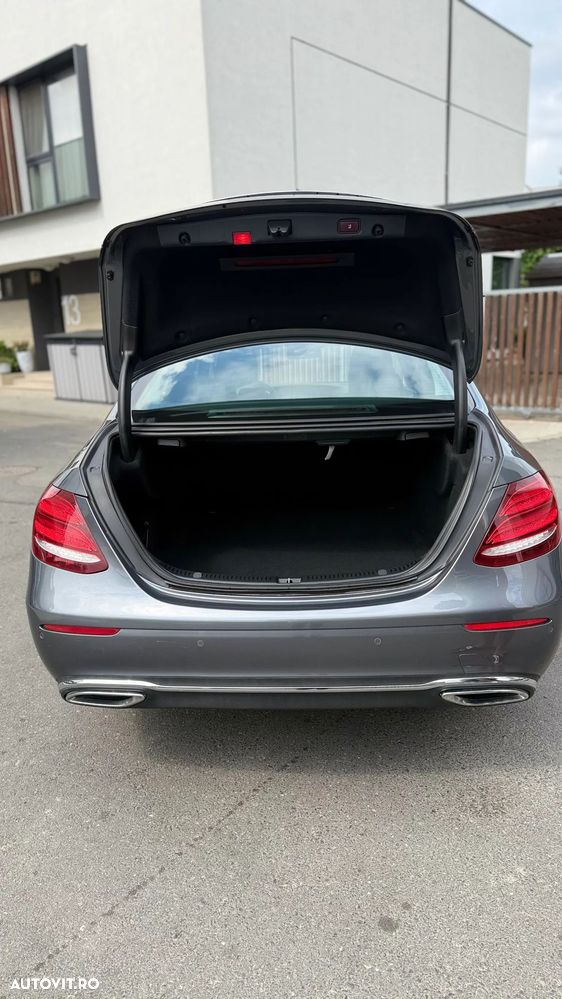 Mercedes-Benz E - 9