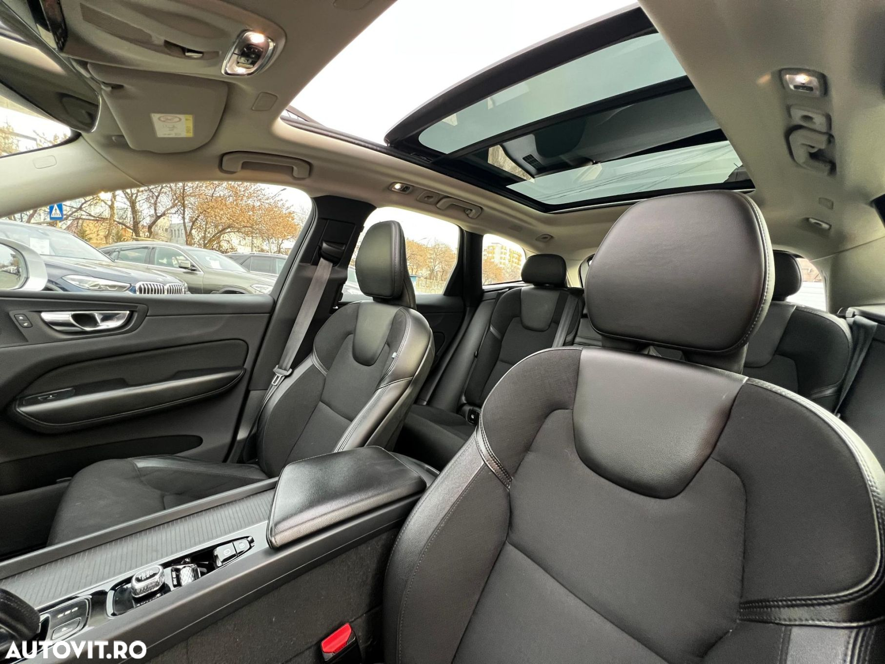 Volvo XC 60 T8 Twin Engine AWD Momentum - 10