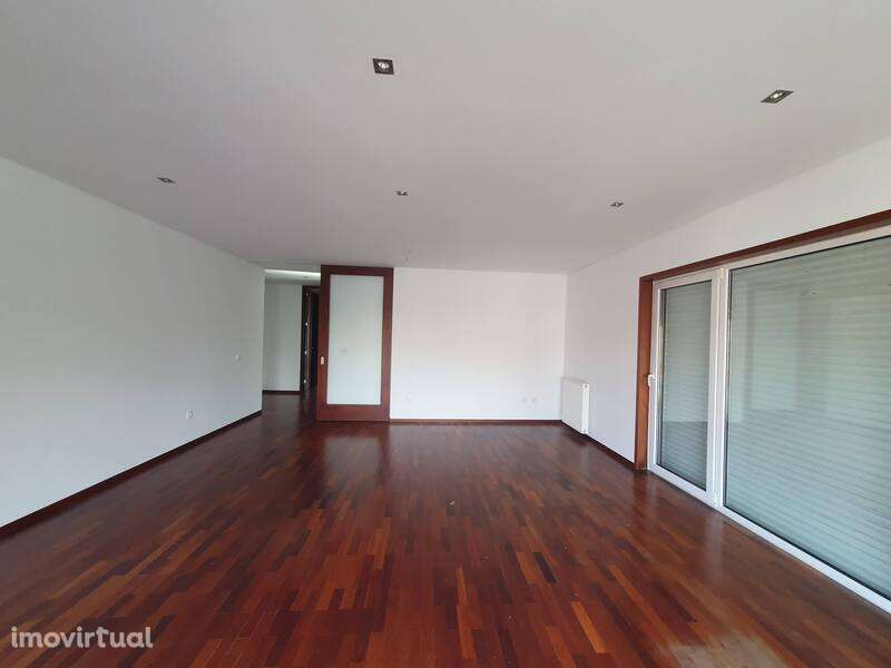 Apartamento T2 - Praça das Flores - Porto - Grande imagem: 3/17