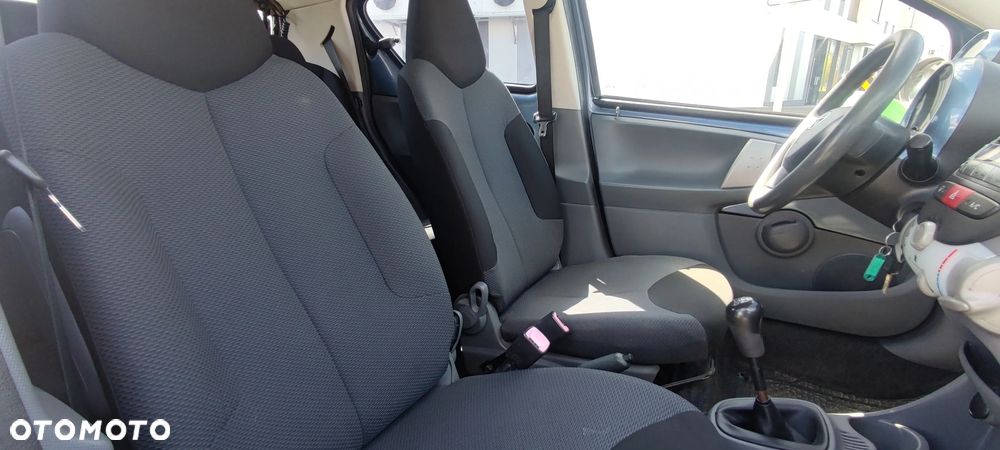 Toyota Aygo 1.0 VVT-i Sol EU5 - 26