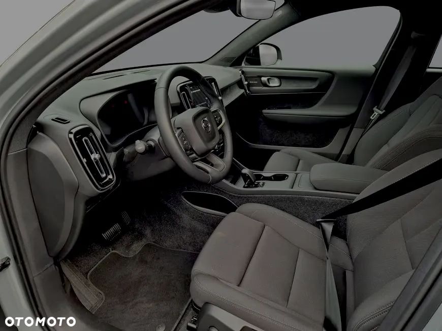 Volvo EC40 Single Motor Extended Range RWD Plus Black Edition - 7