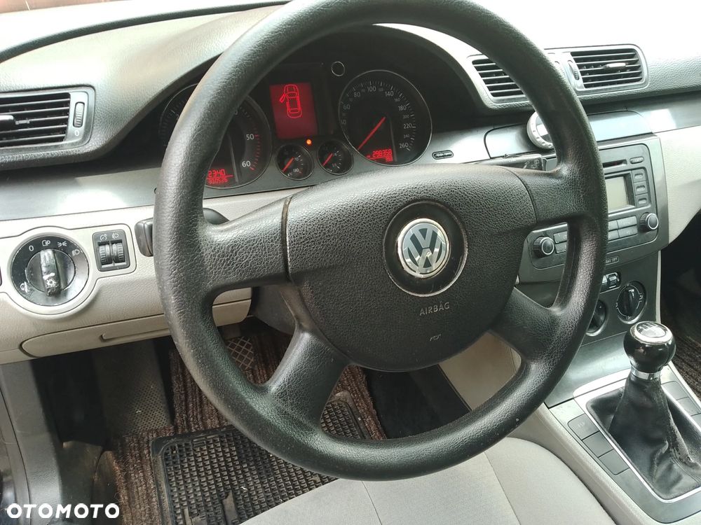 Volkswagen Passat 1.9 TDI Comfortline - 16