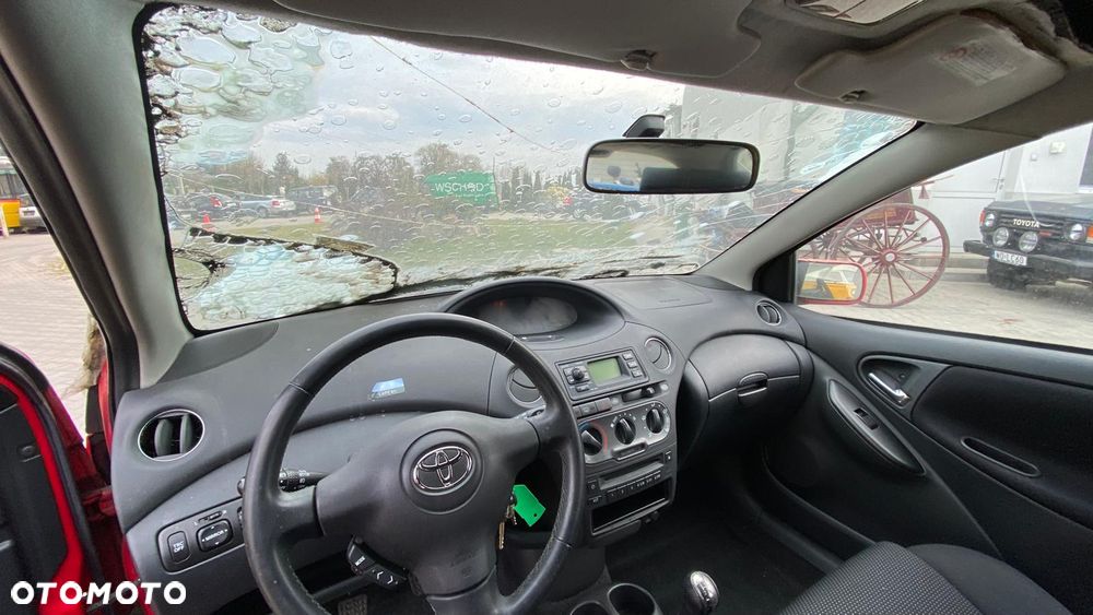 Toyota Yaris - 10