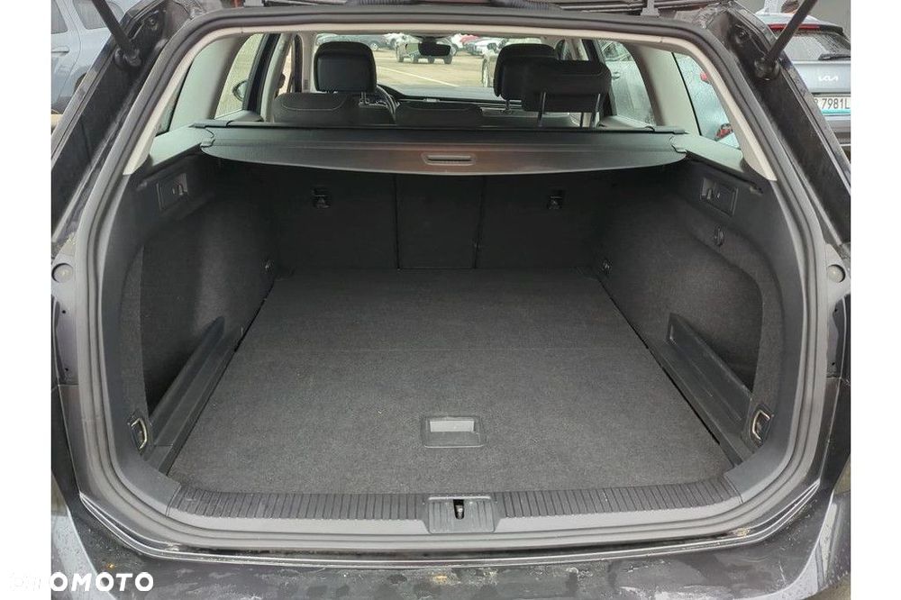 Volkswagen Passat Variant 1.5 TSI EVO Business DSG - 9