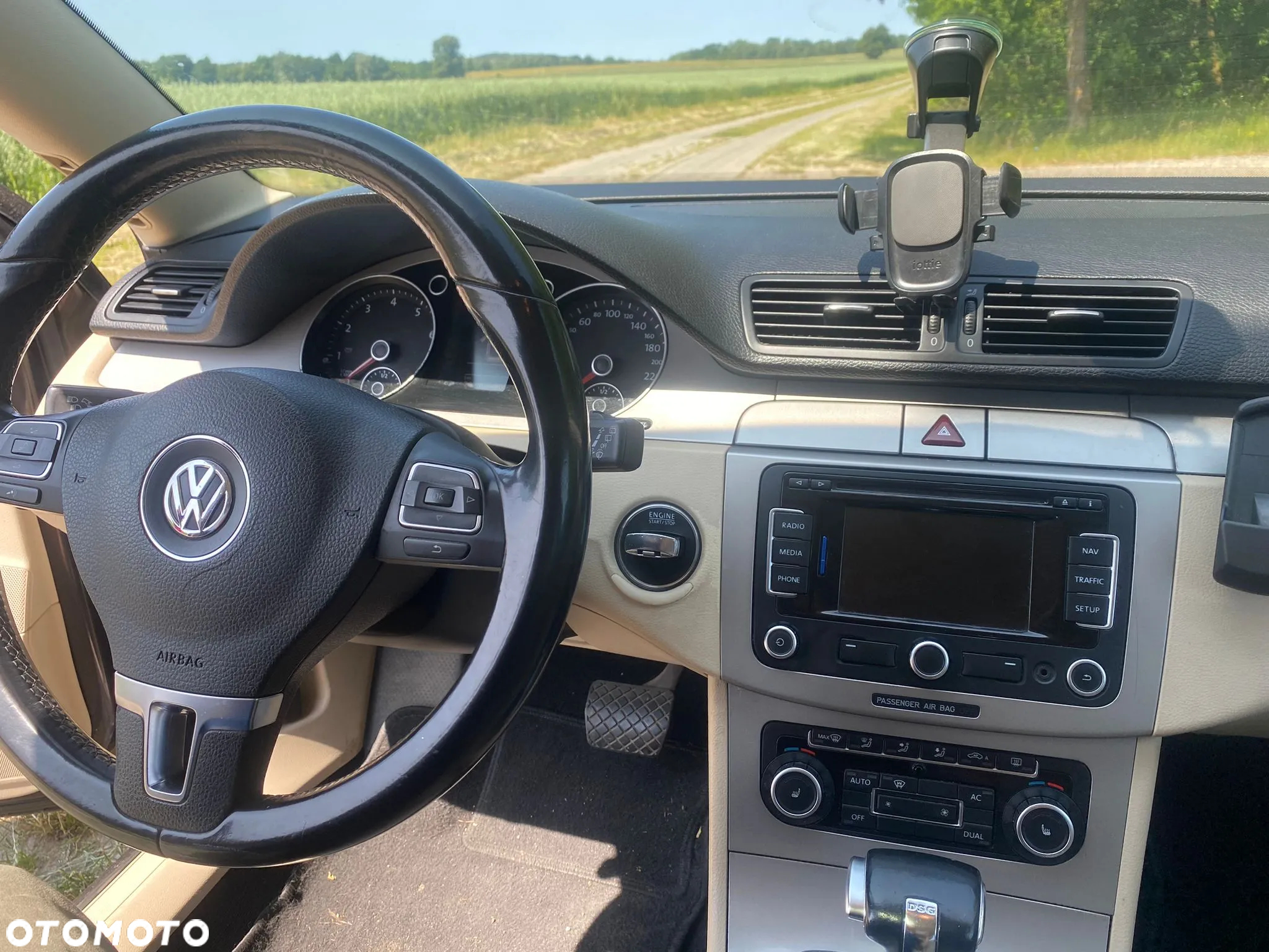 Volkswagen Passat - 12