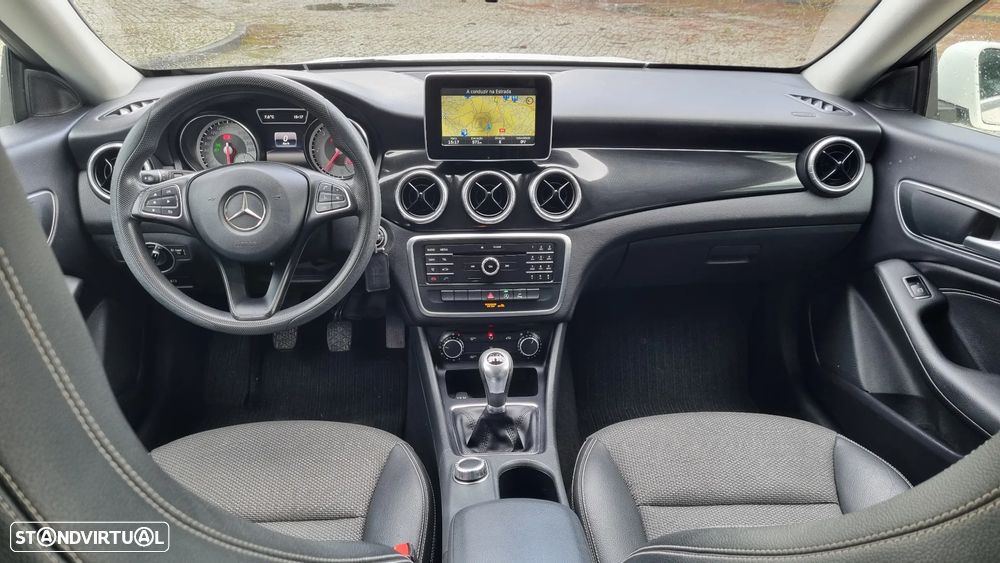 Mercedes-Benz CLA 180 d Shooting Brake - 6