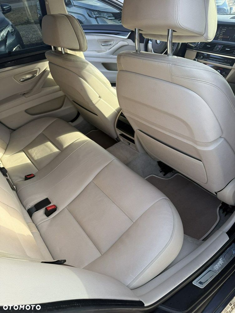 BMW Seria 5 528i xDrive Luxury Line - 15