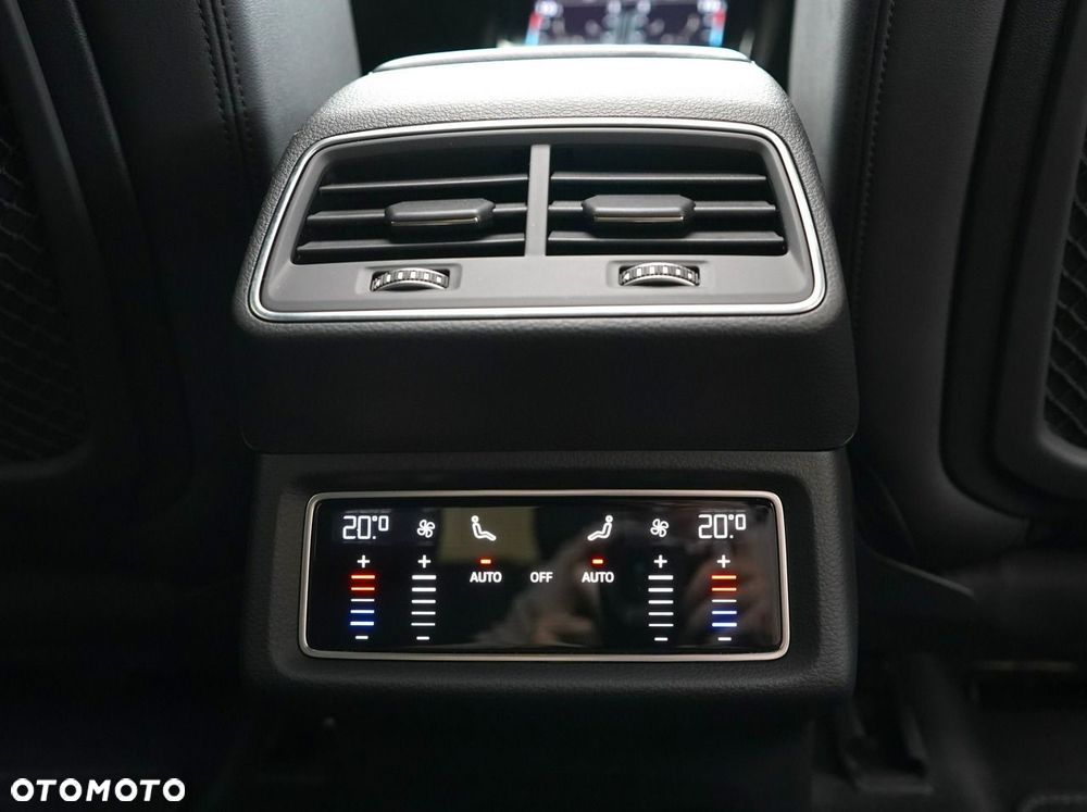 Audi Q8 Sportback e-tron - 29