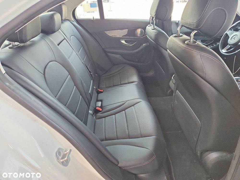 Mercedes-Benz Klasa C 300 7G-TRONIC Exclusive - 9