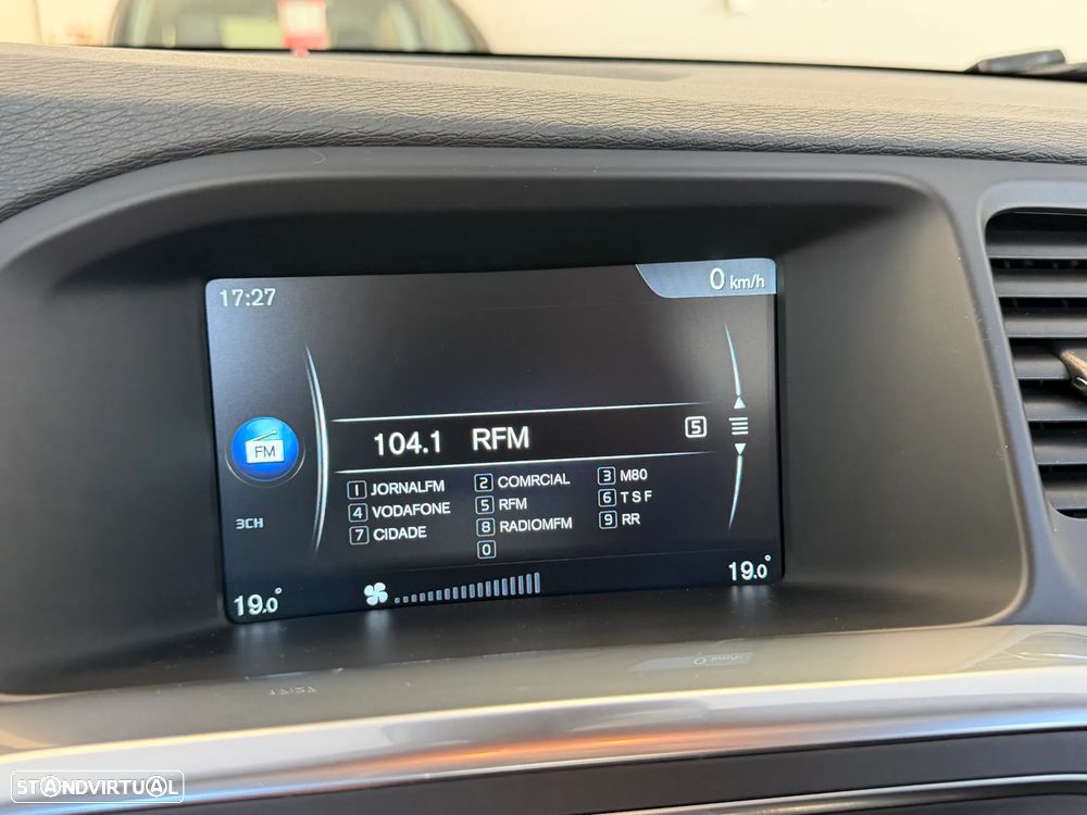 Volvo V60 2.0 D4 Momentum Eco - 23