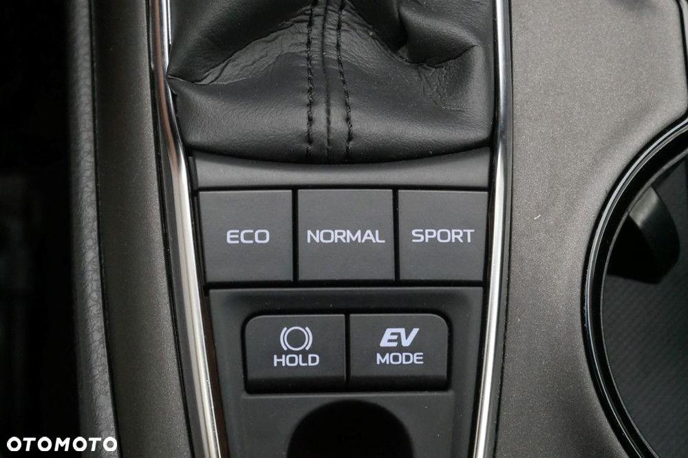Toyota Camry 2.5 Hybrid Comfort CVT - 19
