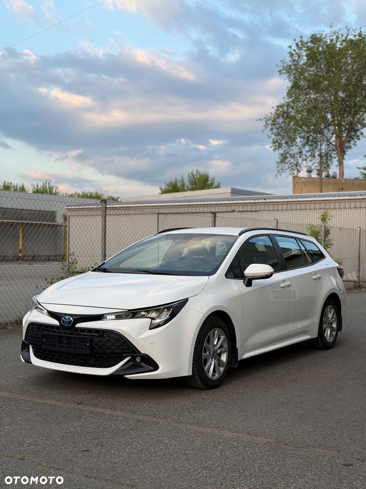 Toyota Corolla 1.8 Hybrid Team Deutschland - 2