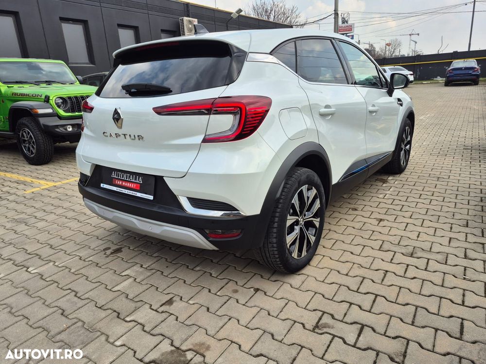 Renault Captur 140 EDC MHEV Techno - 8