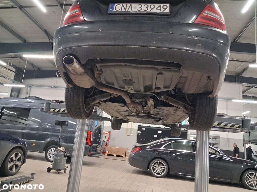 Mercedes-Benz Klasa C 220 CDI DPF (BlueEFFICIENCY) - 25