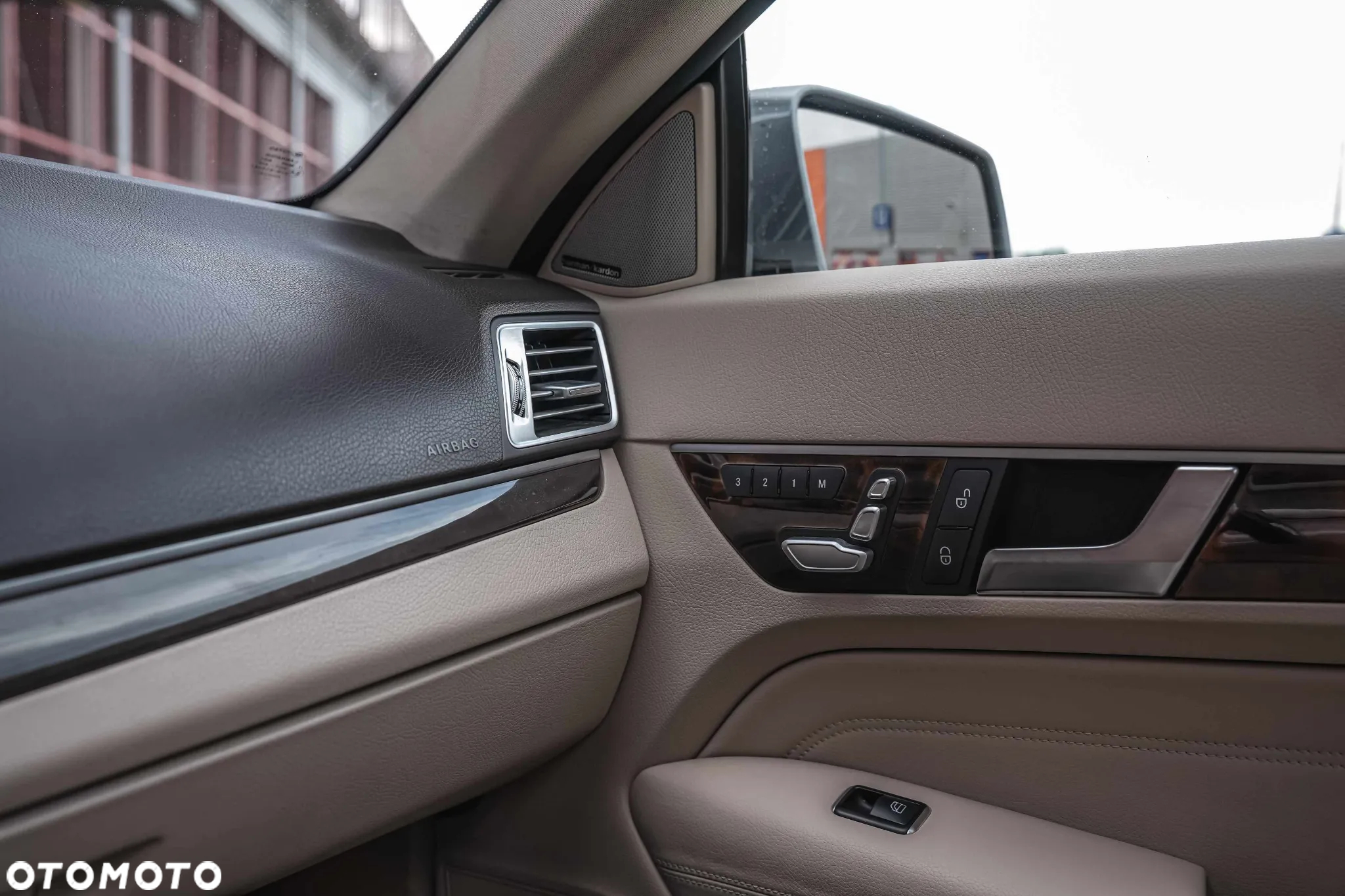 Mercedes-Benz Klasa E 350 CGI BlueEffICIENCY - 33