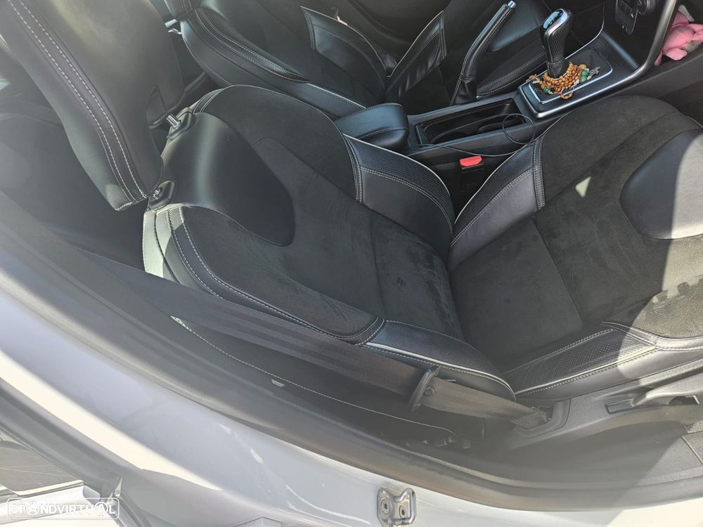 Volvo V40 2.0 D3 R-Design - 8