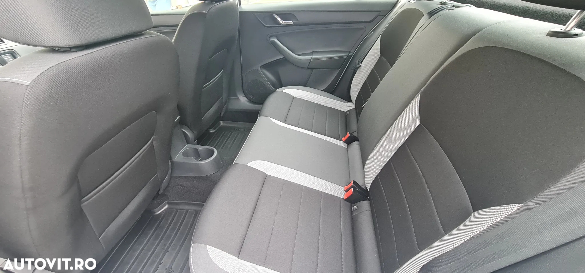 Skoda RAPID 1.6 TDI Style - 7