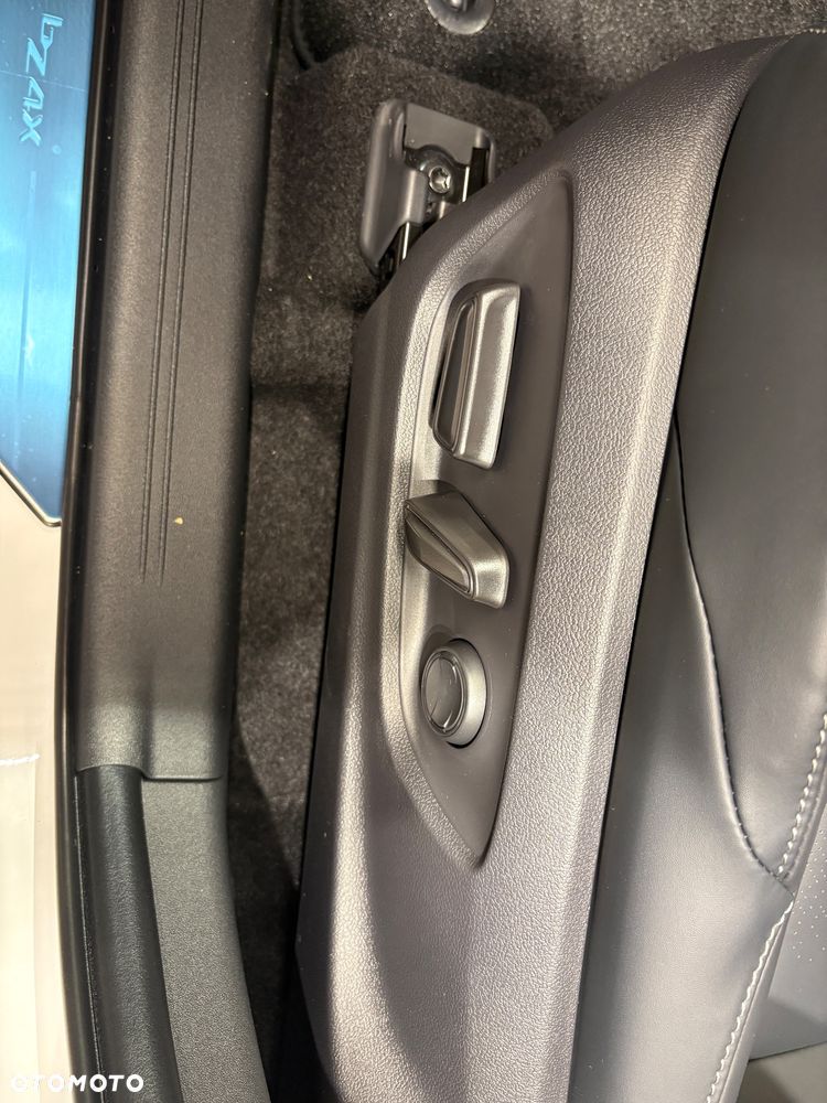 Toyota bZ4X 73.1kWh 4x4 Executive - 14